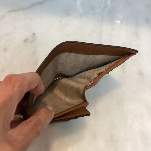 Michael Michael Kors Signature Print Jet Set Travel Flap Card Holder - Picture 15 of 15